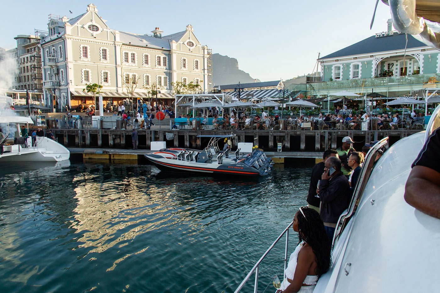 victoria-alfred-waterfront 1
